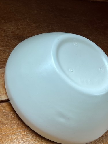 Vintage USA Marked Creamy White Pottery Bowl w Center Frog Planter Pot - 2 and 5 - Picture 9 of 17