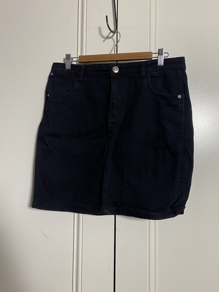 Country Denim Ladies Size 12 Black Denim Skirt In Excellent Condition
