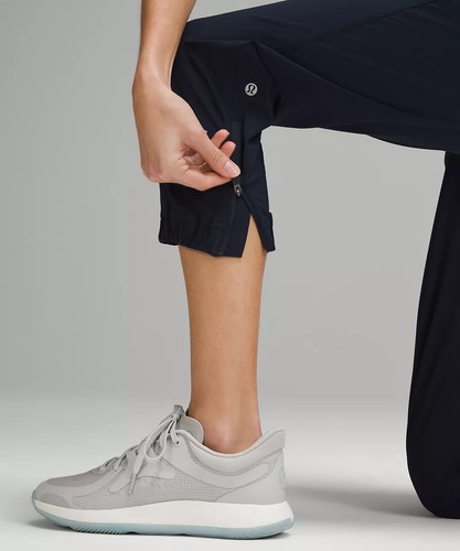 New Lululemon Adapted State High Rise Cropped Jogger - Retail $118 - Picture 21 of 34