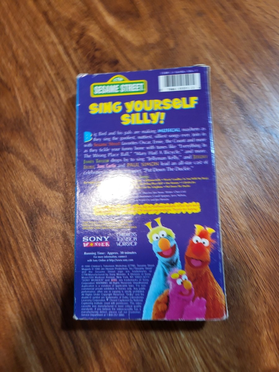 Sing Yourself Silly! CTW Sesame Street (VHS, 1990) Sony