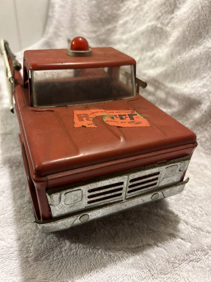 Structo Pressed Steel Structo Fire Dept. Fire Ladder Truck PICK UP TRUCK 1960’s - Image 3 of 4