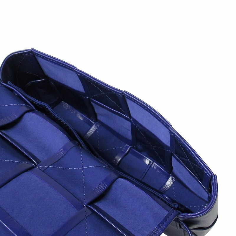 Bottega Veneta Calf Leather Cassette Belt Bag Shoulder Maxi Bottega Veneta Calf Leather Cassette Belt Bag Shoulder Maxi