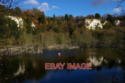 FOTOTOTEICH IN DER GRUBE DIESER KLEINE SEE LIEGT IN DER NORDÖSTLICHEN ECKE VON GRAYS THURR