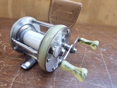 Moulinet de lancer d'appâts vert vintage Shakespeare Moulinet de lancer d'appâts vert vintage Shakespeare