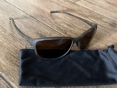 Oakley - 【美品】オークリー 偏光サングラス ブラウン系 She&#39;s Unstoppable OO9297-0757 収納袋付き  レディース  ゴルフウェア Oakley Unstoppable Rose Gradient Polarized Polished Black アイ