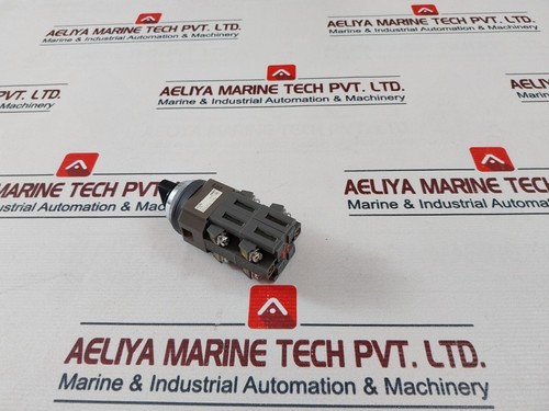 Idec ASN205S Selector Switch 600V 10A - Picture 6 of 12