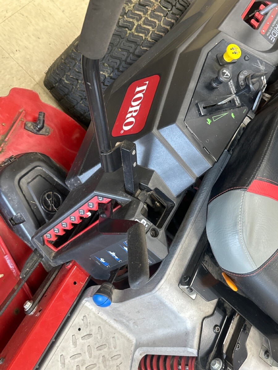 Toro 54in (137cm) TimeCutter MyRIDE Zero Turn 24.5hp Mower 75754