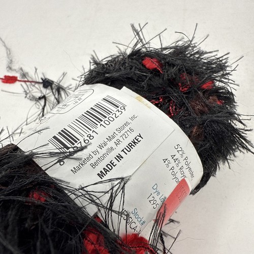Vtg Y2k Eyelash Yarn Black, Red, Orange No Boundaries Fun Fur Hat Yarn 2 Skein - Picture 11 of 11