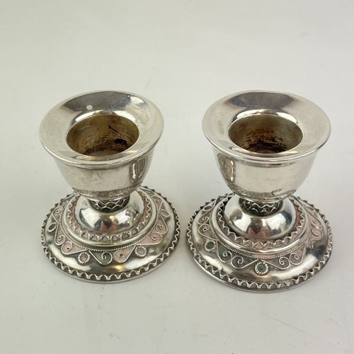 Pair Of Israel Sterling Silver Dwarf Candlesticks Judaica 3.7cm 32g - Picture 2 of 7