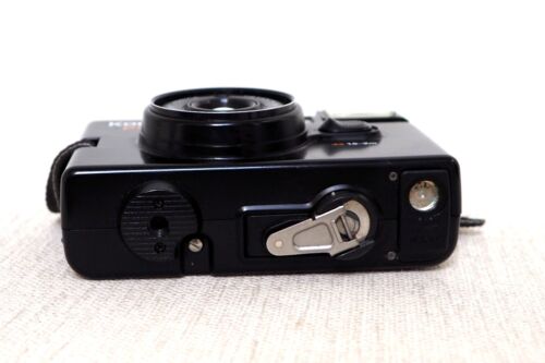 Macchina fotografica vintage KONICA POP 35mm pellicola punta e scatta FLASH NON FUNZIONANTE - Foto 4 di 4