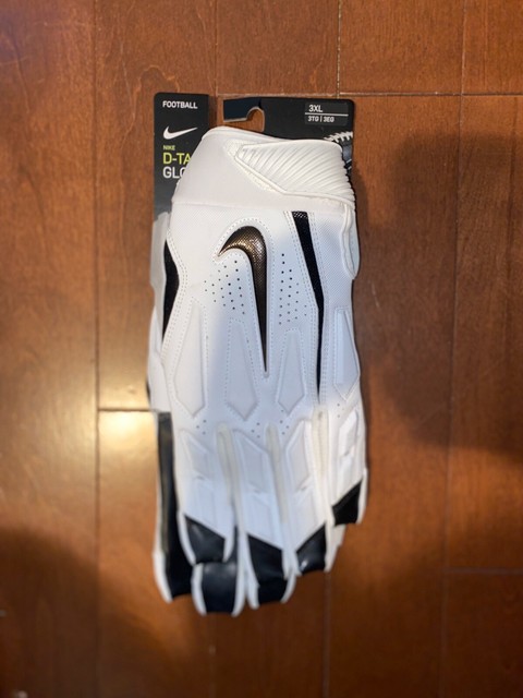 d tackle gloves