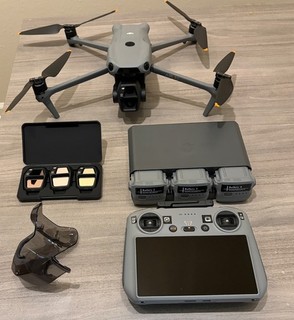 DJI Air 3 Fly More Combo Camera Drone (w/ RC 2 Remote) 4 Batteries ND Filters