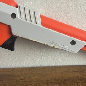 Nintendo Entertainment System NES Zapper 1985 NES-005 Orange Light Gun Works