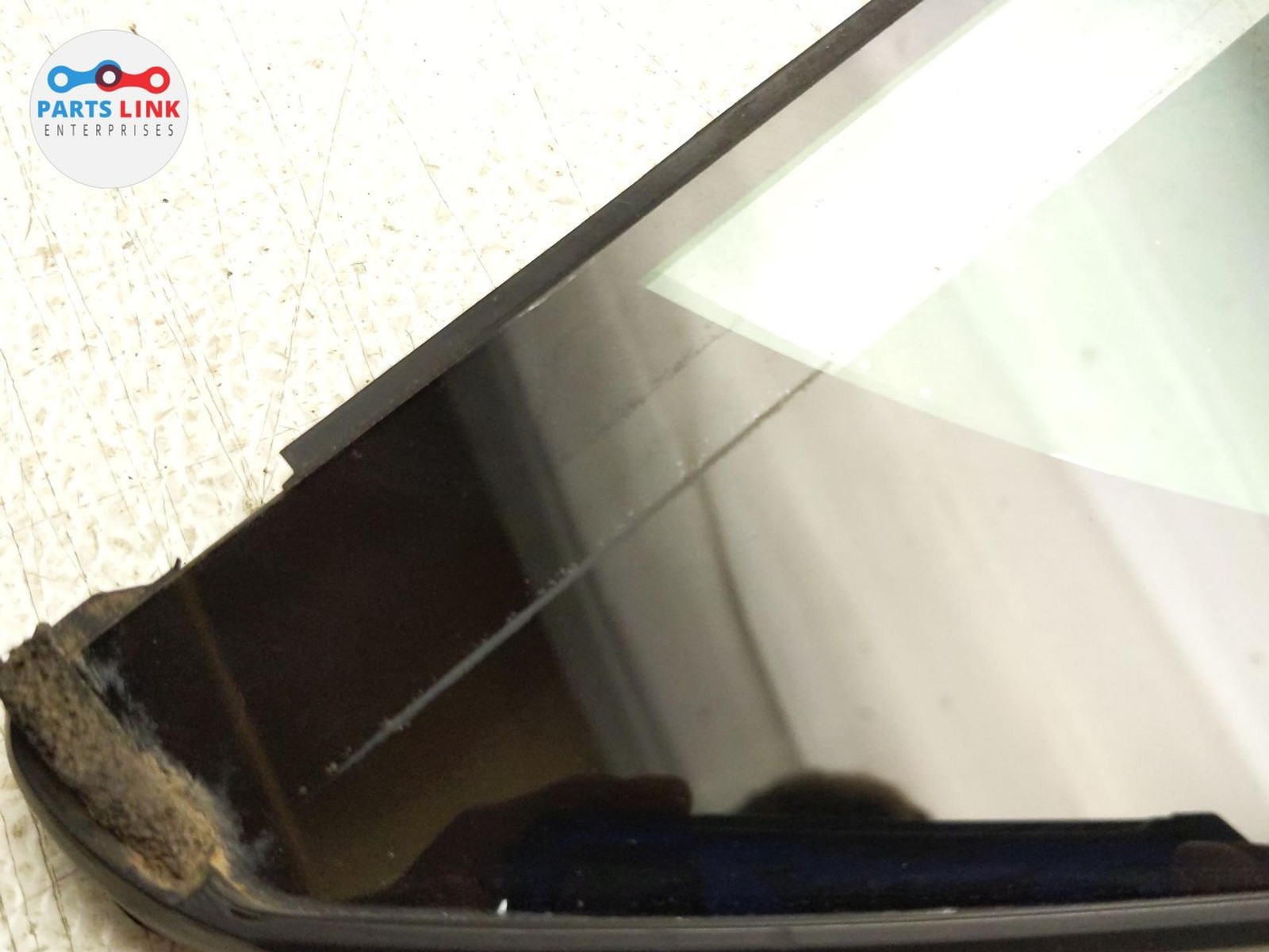 2016-20 BENTLEY BENTAYGA FRONT RIGHT VENT GLASS QUARTER WINDOW PANEL ASSY 636