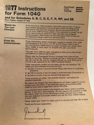 1977 Federal Income Tax Instructions IRS Form 1040 Schedule A B C D E F R SE