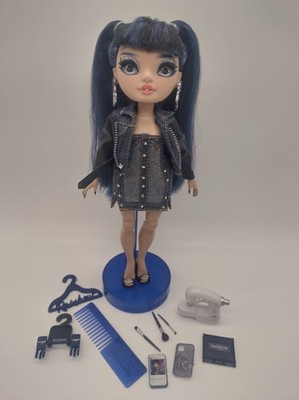 Rainbow High Kim Nguyen Restyle Deluxe Puppe komplett unbespielt