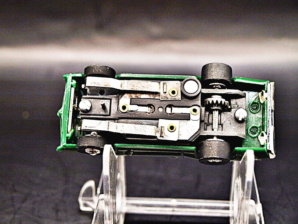 [Aurora MM Inc. Verde '69 GTO Judge NOS carrocería y chasis Foto 2 de 3