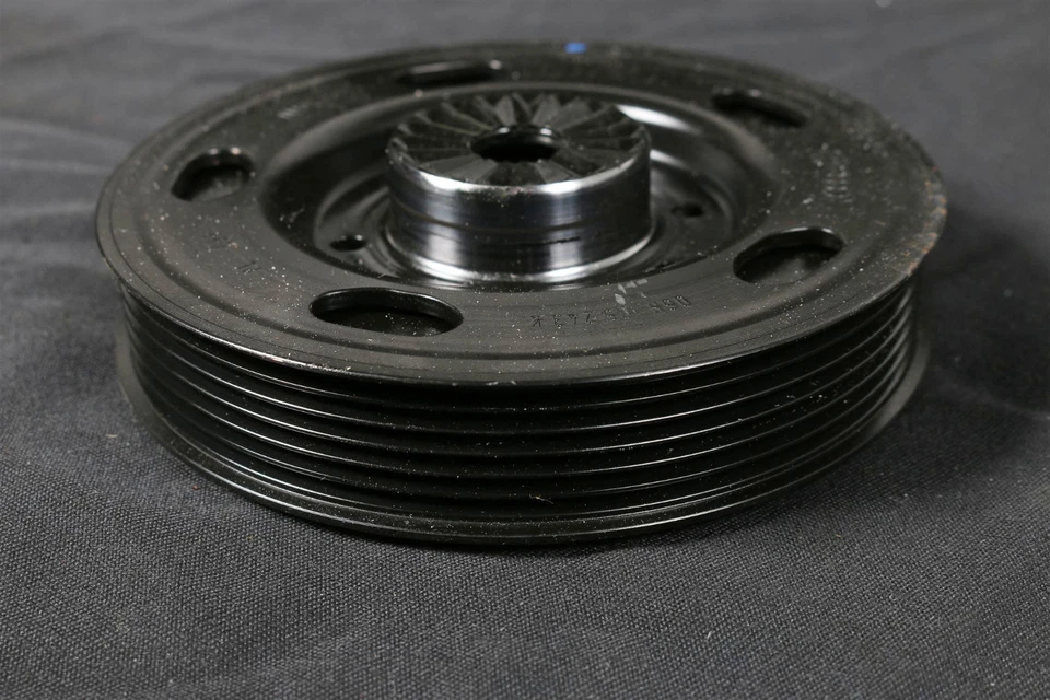 Vibration Damper 06H105243K VW Audi A1 A3 A4-A8 Q2-Q7 Tt 8S 1.8 2.0TFSI 134km - Image 2 of 4