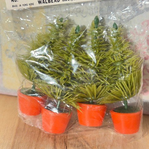Vintage Walbead Holiday Craft Decorations Potted Trees Miniatures NOS, 2.5" - Picture 2 of 4