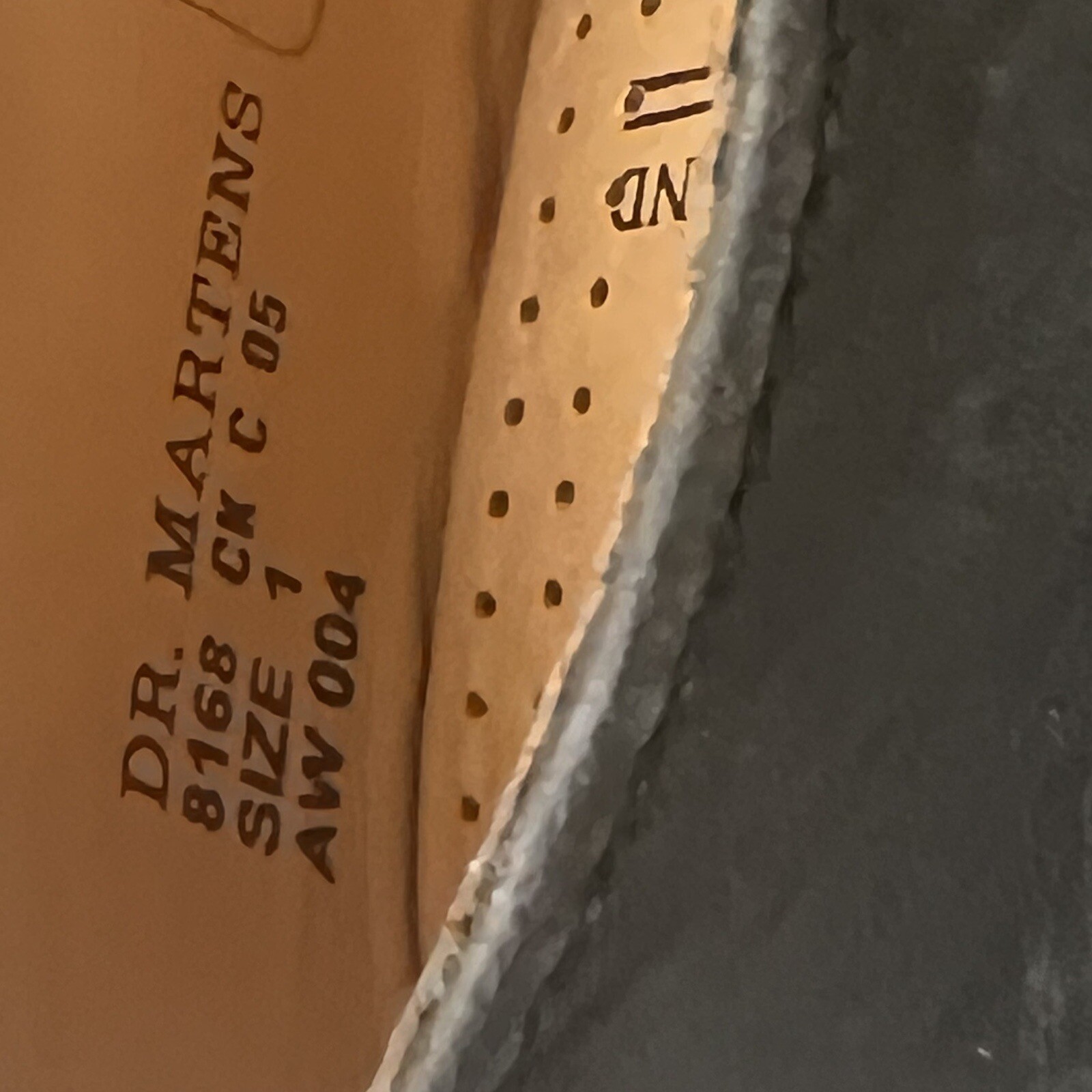 SAOLA Scarpe nere vintage made in England Dr Martens originali in pelle taglia US 2 UK 1