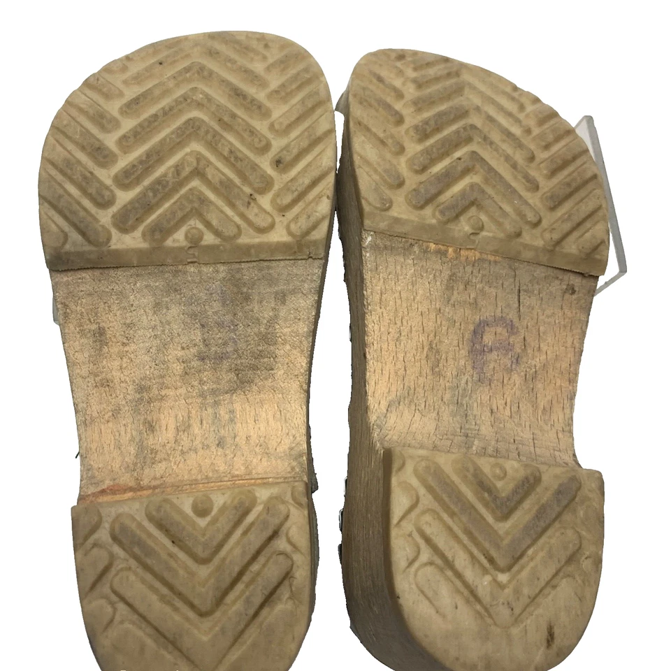 Vintage Child's Clogs Wooden Sole Leather upper 6" length - Image 4 of 4