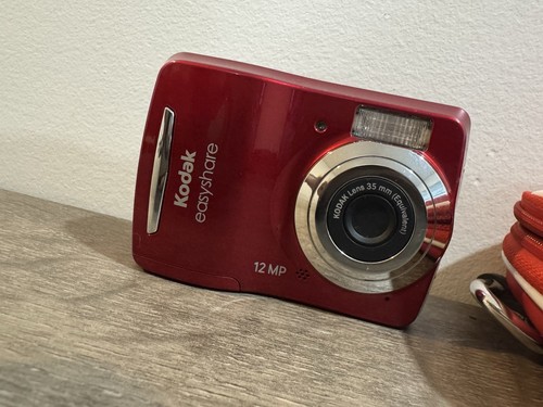 KODAK EASY SHARE CAMERA 12MP C1505 12MP 2.4" 6.1 CM LCD RED With 16g Memory Card - Bild 2 von 11