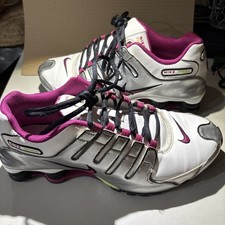 NIKE SHOX NZ Women s Size 10 White Silver Ath...
