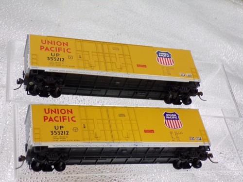 Two Athearn UP Union Pacific 50' HO gauge box cars 355212                    O18 | Condition: Used