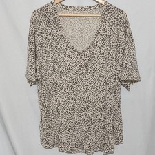 American Eagle Soft & Sexy Micro Leopard Print V-Neck Tee Sz XL