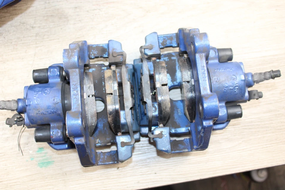 10/14 E70 E71 X6M S63 X5M JUEGO PINZAS DELANTERAS Y TRASERAS M AZUL PASAJERO/CONDUCTOR L/R Foto 3 de 4