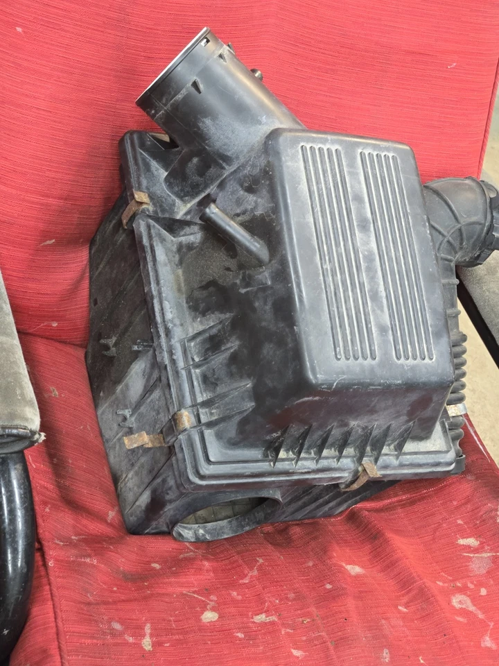 1993-1998 JEEP GRAND CHEROKEE Air Intake Cleaner Filter Box Housing Assembly OEM - Image 4 of 4