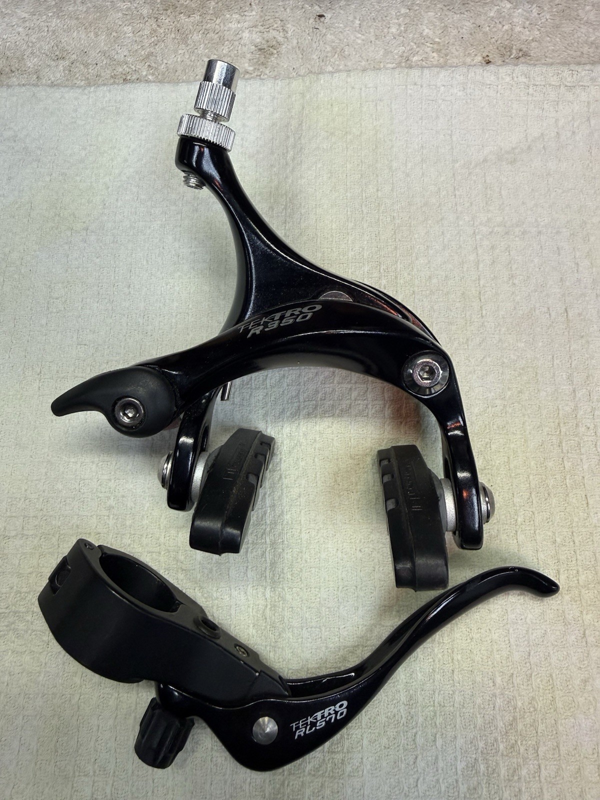 TekTro R350 Dual Pivot Brake Caliper and RLS70 Brake Lever S
