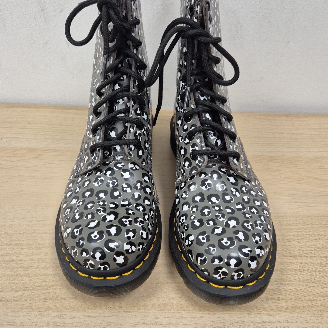 Dr Martens 1460 Leopard Skulls Gunmetal Grey Leather Ankle Boots Size Uk 6.5 image 5