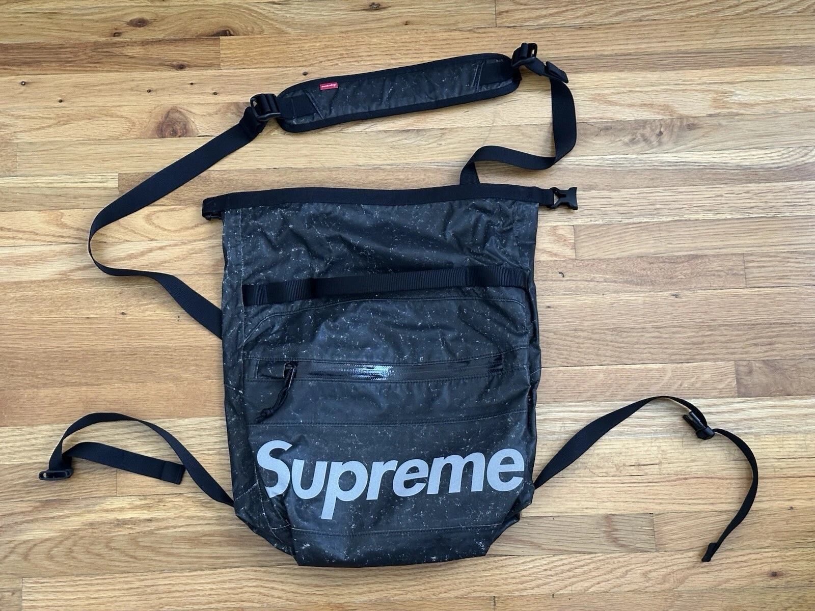 Sac à bandoulière moucheté réfléchissant Supreme FW20B29 