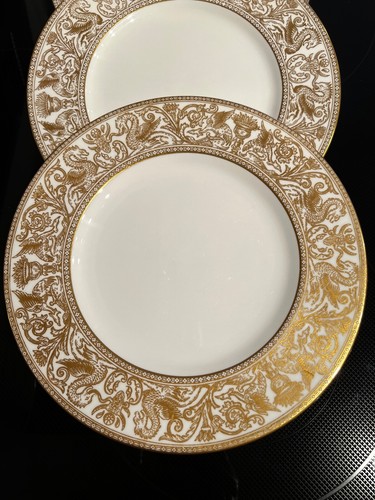 TWO (2) wedgwood gold florentine dinner plates ( 4 available)