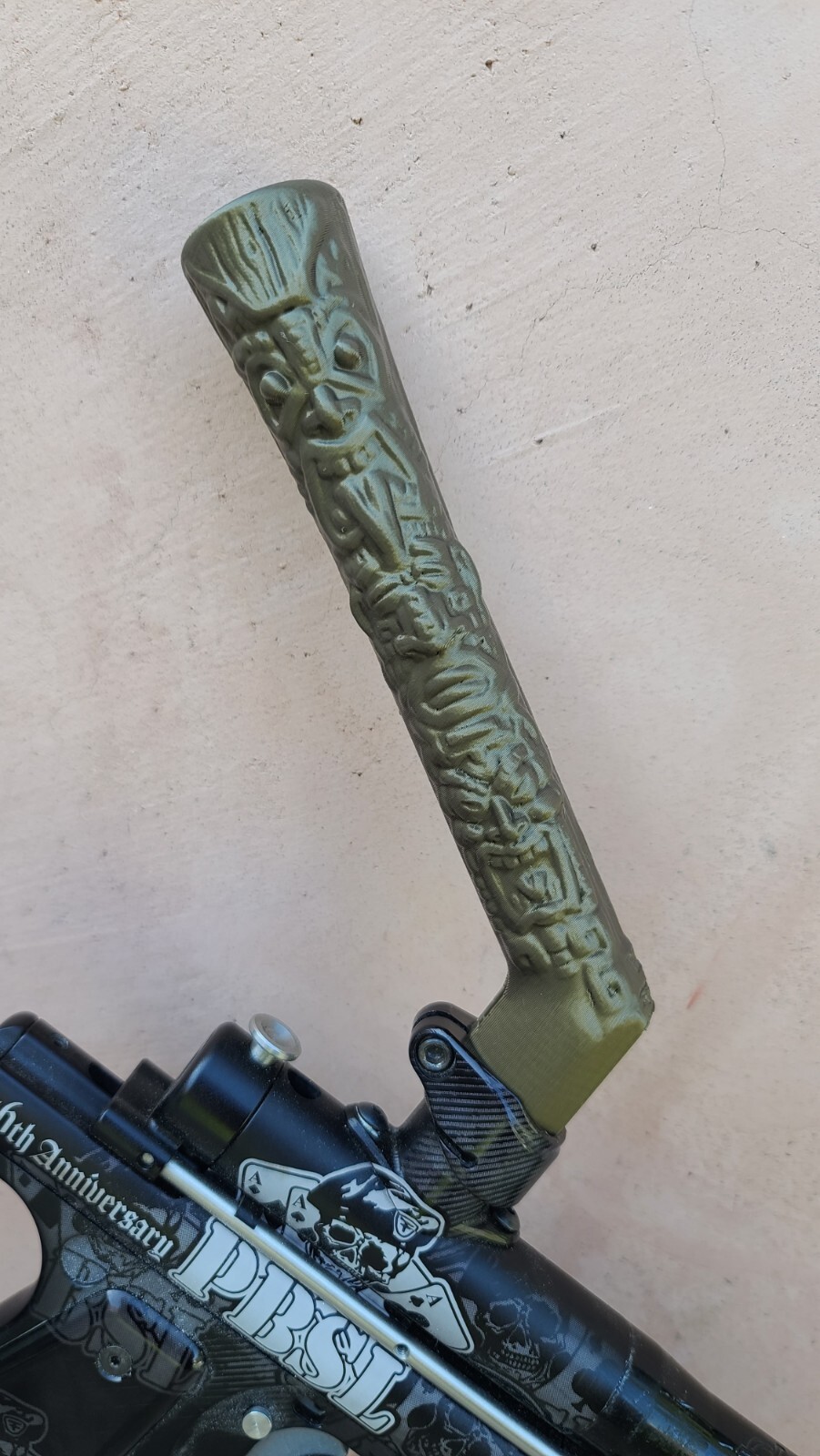 CUSTOM TIKI TUBE BRONZE 12RD STICK FEED PAINTBALL LOADER HOPPER