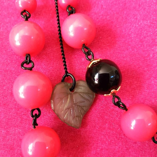 Vintage Betsey Johnson Picnic Party Pink Black Bead Ladybug Ant Lucite Necklace - Picture 10 of 10