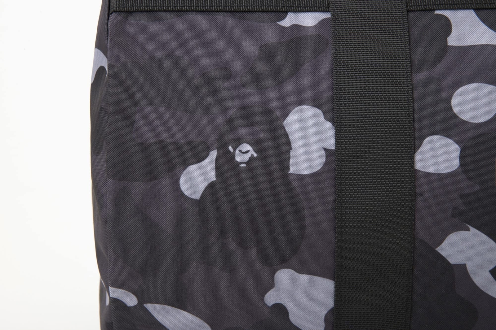オンライン完売品 VOGUE×BAPE コラボマルチケース - 通販 - guianegro