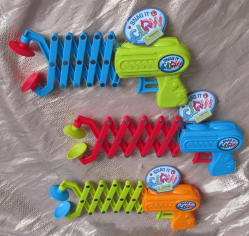 SNAG IT CLAW - BY JA-RU TOYS -LOT OF 3-ORANGE,LIME & BLUE- ALL NEW w/tag!