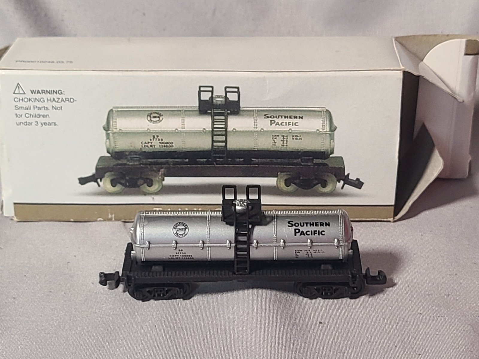Southern Pacific Tank Car SP 97732 N Scale Model Train Railroad Tanker w/ Box
