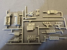 AMT 31795 '68 Plymouth Roadrunner 1/25 Step 1 Engine Assembly Parts Bash