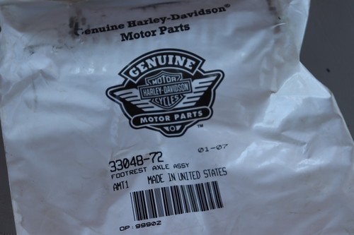Genuine Harley-Davidson 33048-72 Passenger Footrest Set (2 Pegs) - Picture 2 of 3
