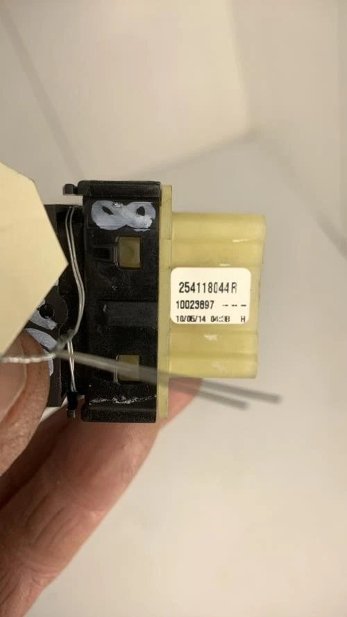 Interrupteur de leve vitre avant gauche RENAULT CLIO 4 PHASE 1 254118044R - Photo 2/4