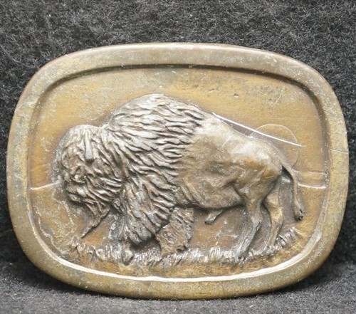 WL15154 AWESOME VINTAGE 1977 **BUFFALO** WILDLIFE ARTWORK MENS BRASS BELT BUCKLE