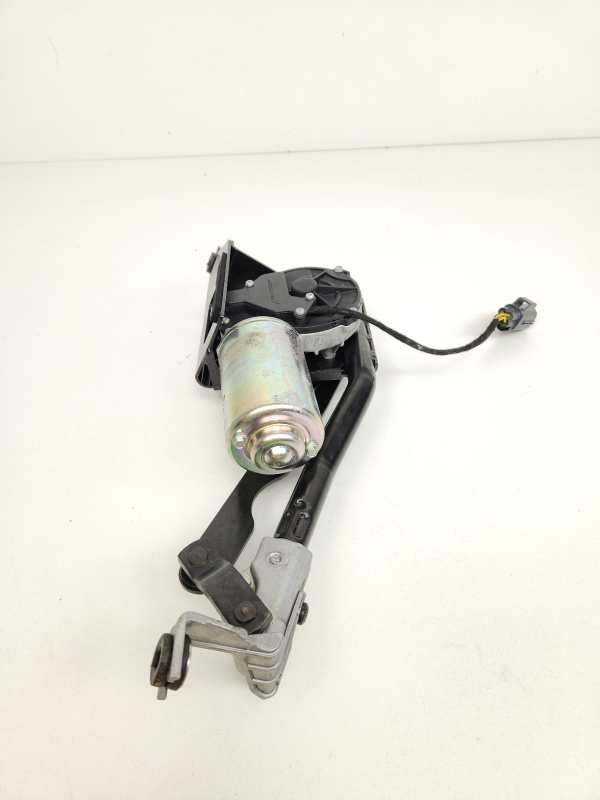 2015-2016 MCLAREN 650S SPIDER FRONT WINDSHIELD WIPER MOTOR OEM 