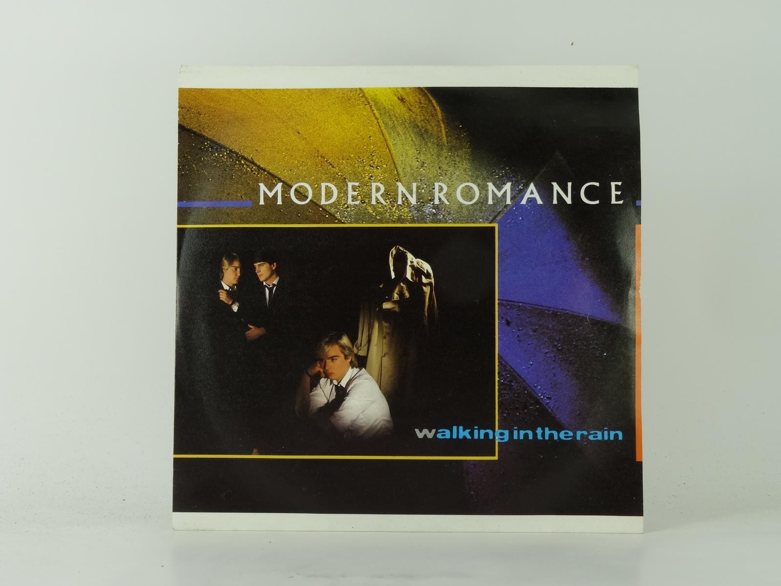 MODERN ROMANCE WALKING IN THE RAIN (1) (25) 2 Track 7