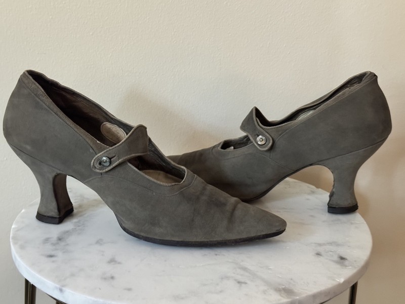 Vintage 1920s Taupe soft suede Mary Jane Flapper Shoes/Heels Sz-6.5 Excellent