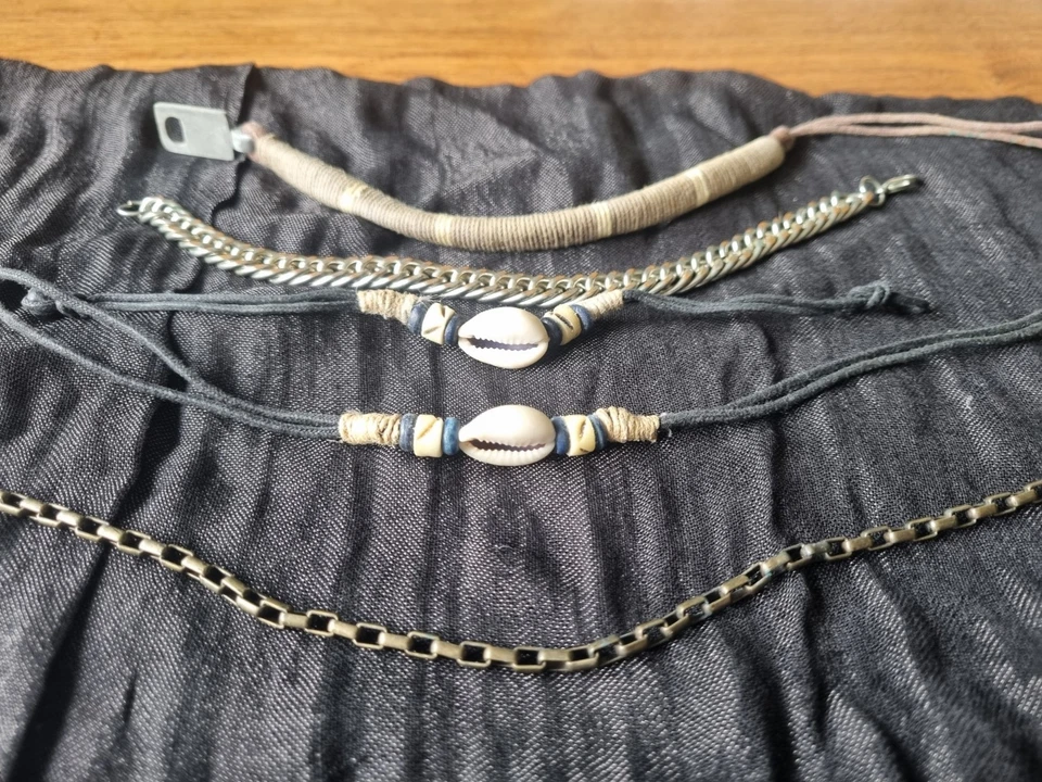 Schmuck Set Ketten und Armbänder