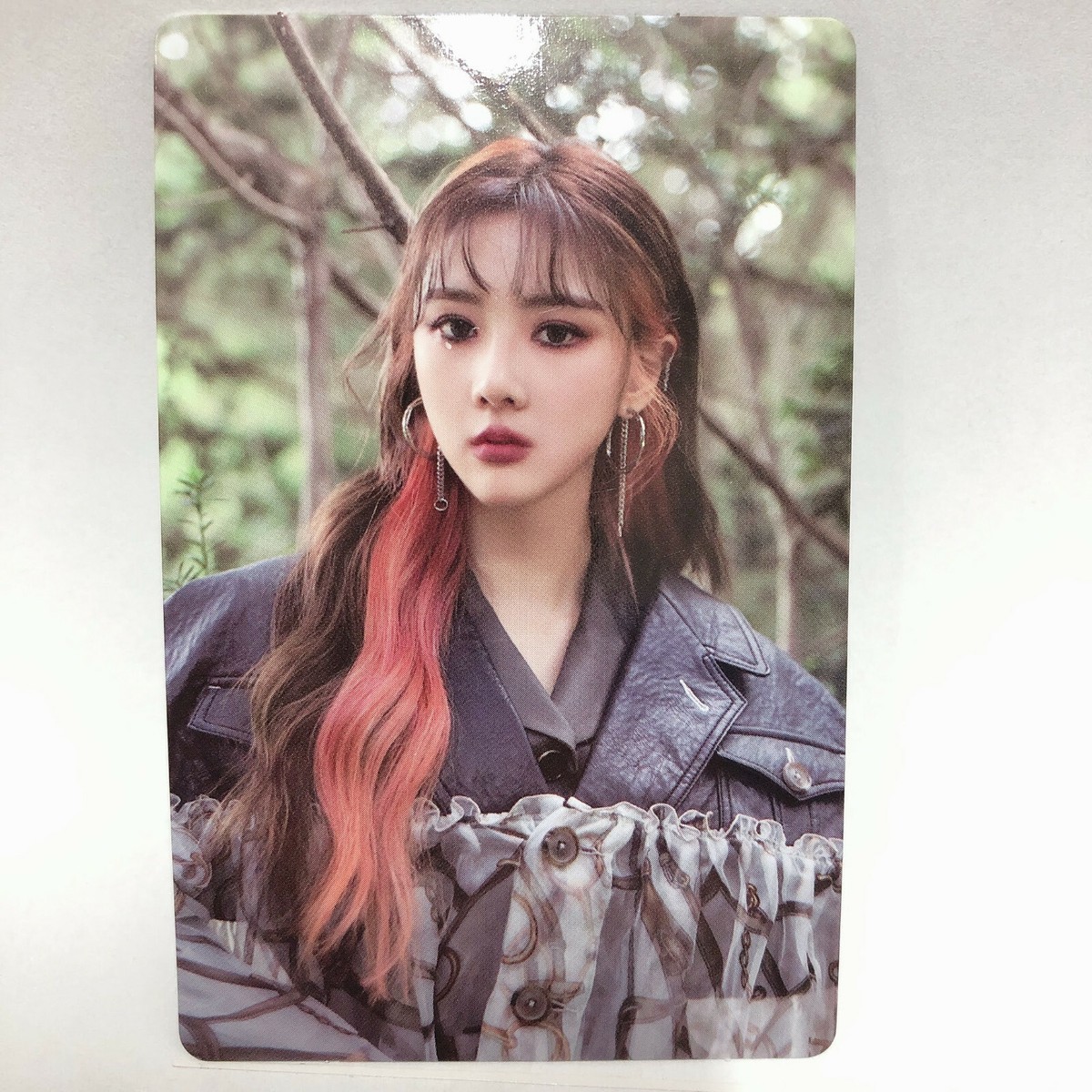 アイドル Dreamcatcher Yoohyeon signed WOOP poster Dreamcatcher Yoohyeon signed WOOP poster