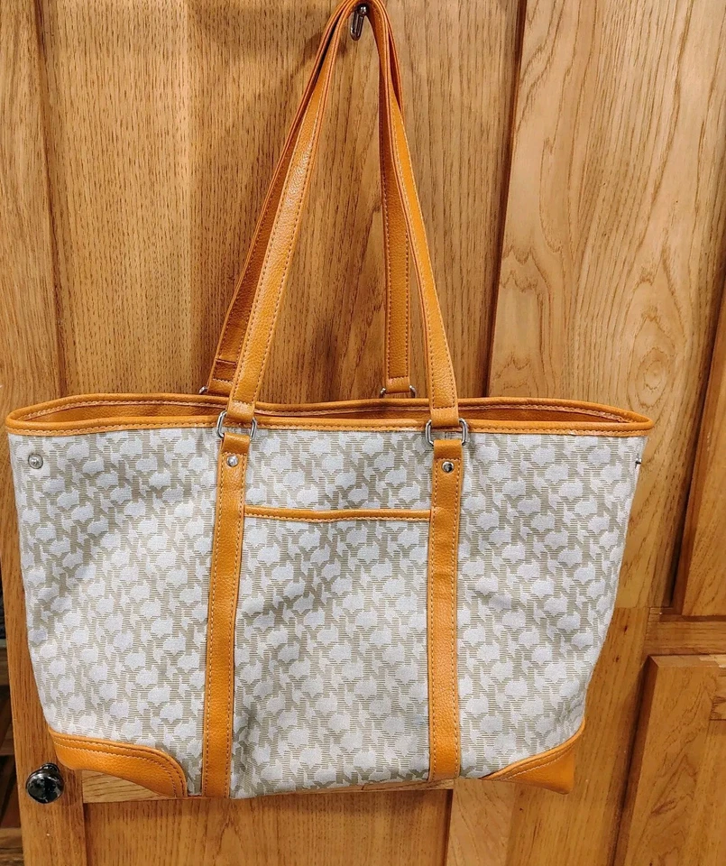 Bolso de Mano New York & Company NY&C Monograma Naranja Tostado M2 Foto 2 de 4